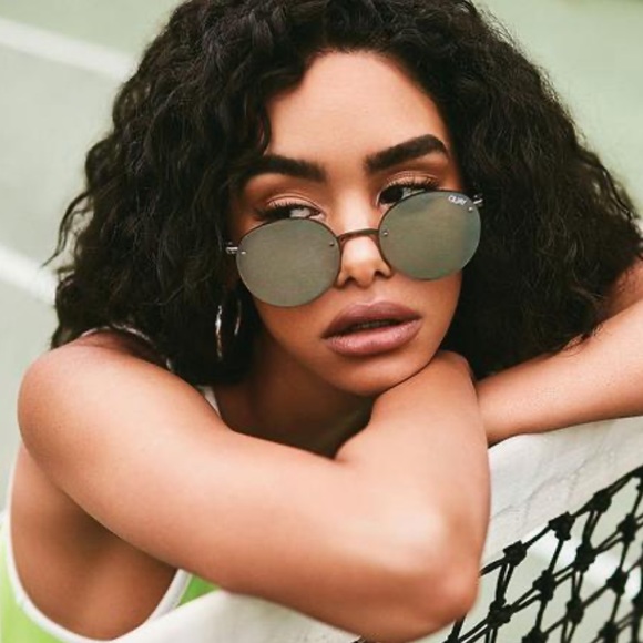 NWT Quay Australia “Farrah” X Elle Ferguson - Picture 5 of 6